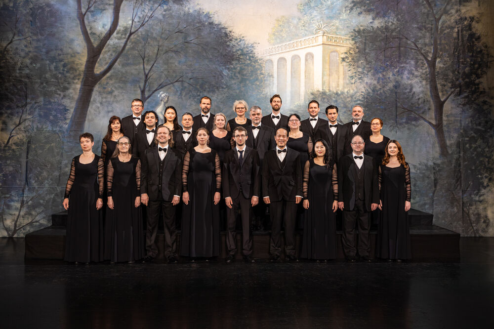 Staatstheater Meiningen__Opernchor mit Chordirektor Roman David Rothenaicher