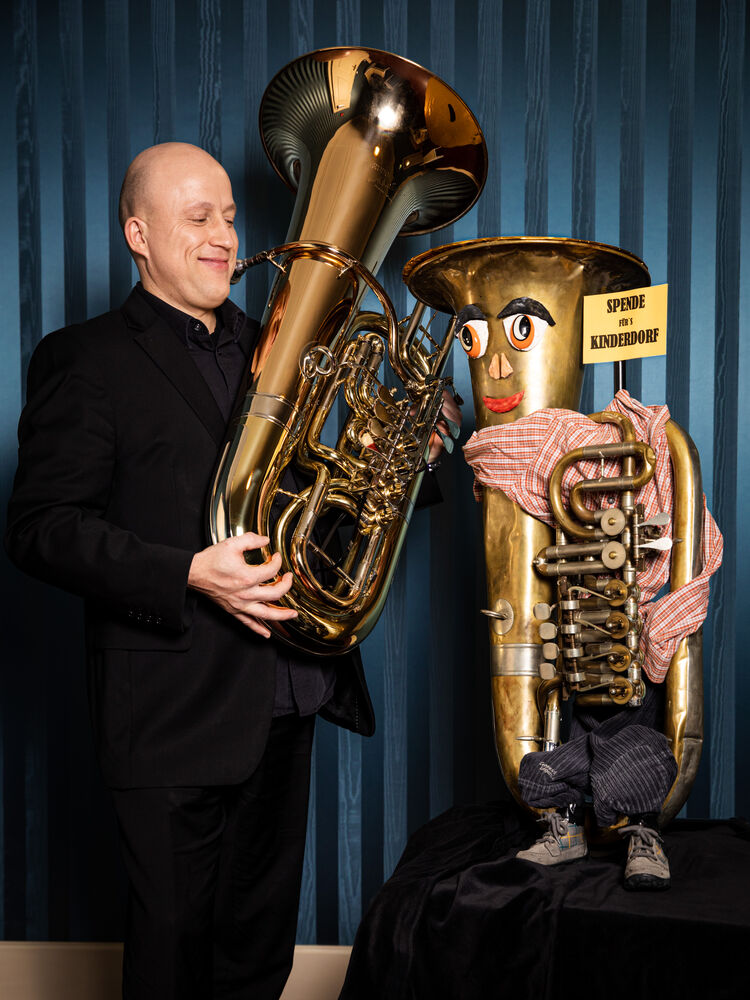 2021|2022 Hugo, die Tuba: Oswald Prader und Hugo, die Tuba