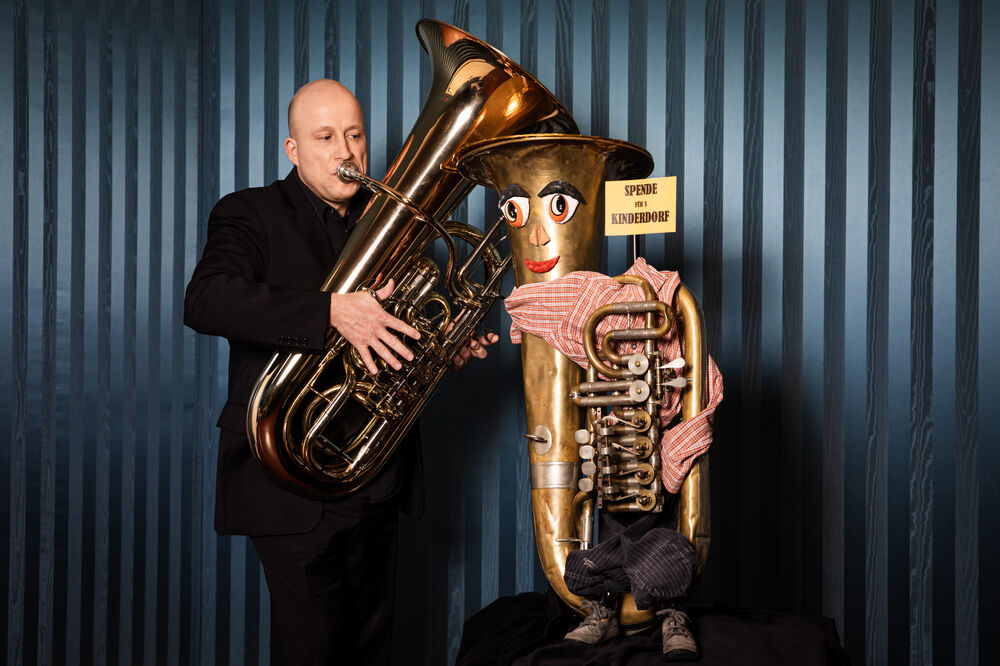 2021|2022 Hugo, die Tuba: Oswald Prader und Hugo, die Tuba