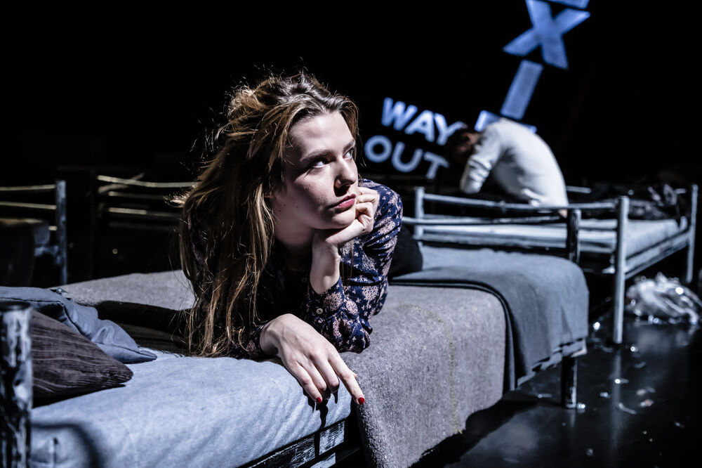 2021|2022 Auf der Flucht: Carmen Kirschner (Glory) und Stefan Willi Wang (Terry Meighan)