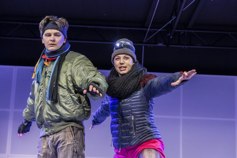 2021|2022 norway.today:  Emil Schwarz (August) und Leonie Hassfeld (Julie)